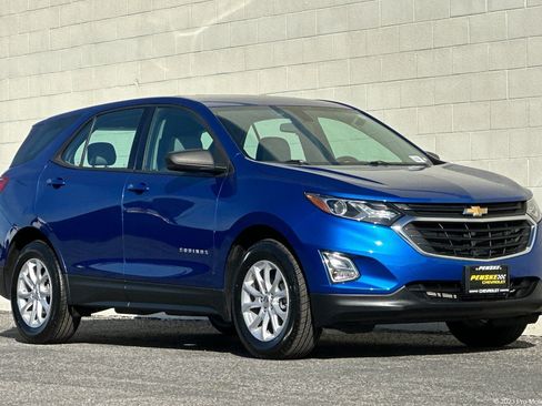 Certified 2019 Chevrolet Equinox LS image 1
