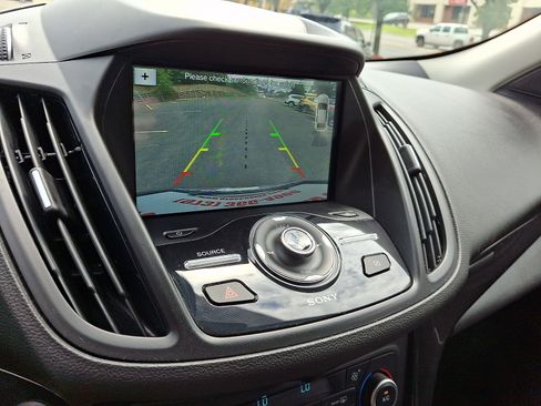 Used 2019 Ford Escape Titanium AWD/4WD image 24