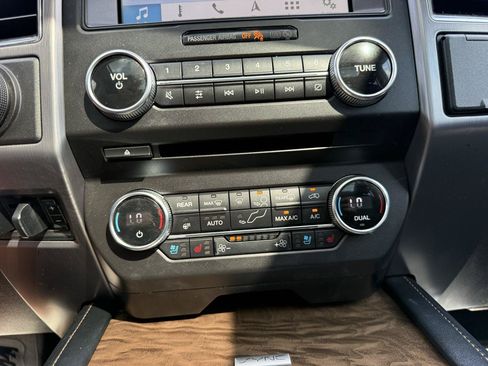 Used 2018 Ford Expedition Platinum AWD/4WD image 35