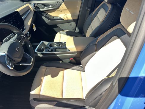 New 2026 Chevrolet Equinox ACTIV w/ Convenience Package III FWD image 16
