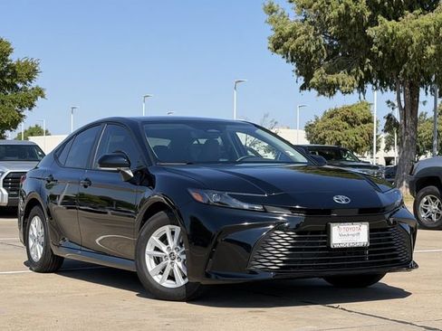 Used 2026 Toyota Camry LE w/ Convenience Package FWD image 2