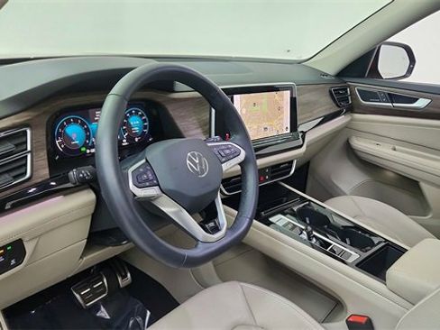 Used 2025 Volkswagen Atlas SEL Premium R-Line image 19