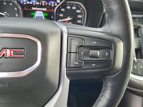 Used 2021 GMC Yukon SLT w/ SLT Premium Package image 24