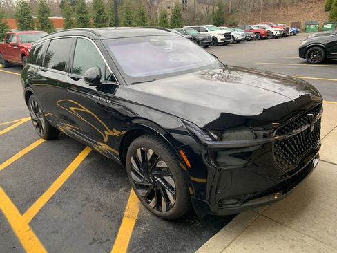 Used 2024 Lincoln Nautilus Black Label w/ Jet Appearance Package (87T) image 3