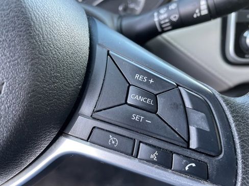 Used 2021 Nissan Versa SV image 26