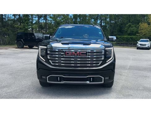 Certified 2023 GMC Sierra 1500 Denali w/ Technology Package AWD/4WD image 3