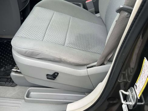 Used 2010 Chrysler Town & Country Touring FWD image 20