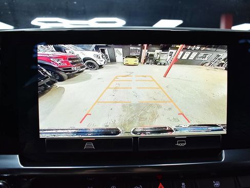 Used 2024 GMC Sierra 1500 Elevation image 14