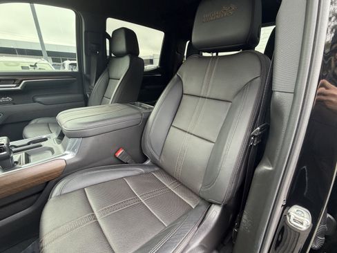 Used 2025 Chevrolet Silverado 1500 High Country w/ Midnight Edition image 18