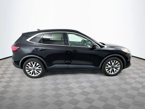 Used 2021 Ford Escape Titanium image 4