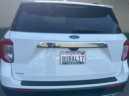 Used 2020 Ford Explorer XLT w/ Equipment Group 202A image 5