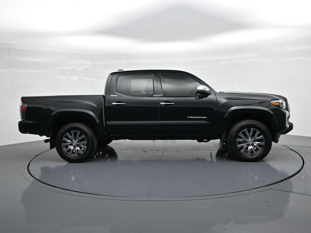 Used 2022 Toyota Tacoma Limited AWD/4WD image 5