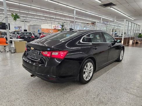 Used 2017 Chevrolet Malibu 4dr Sdn Hybrid w/ Leather Package image 4