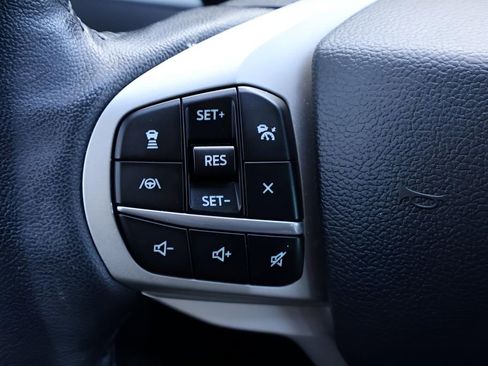 Used 2022 Ford Explorer XLT w/ Equipment Group 202A image 17