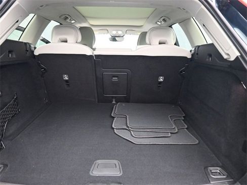 Used 2023 Volvo XC60 B6 Ultimate w/ Climate Package image 32