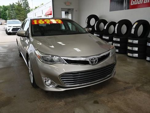 Used 2013 Toyota Avalon Limited FWD image 3