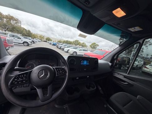 Used 2020 Mercedes-Benz Sprinter 3500 image 5