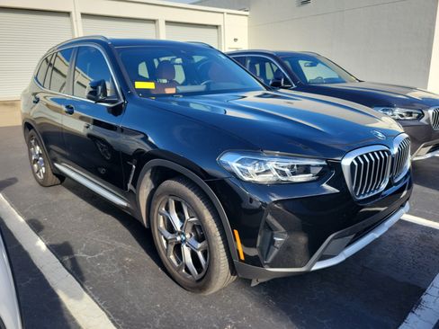 Used 2024 BMW X3 xDrive30i w/ Premium Package w/ZPA AWD/4WD image 2