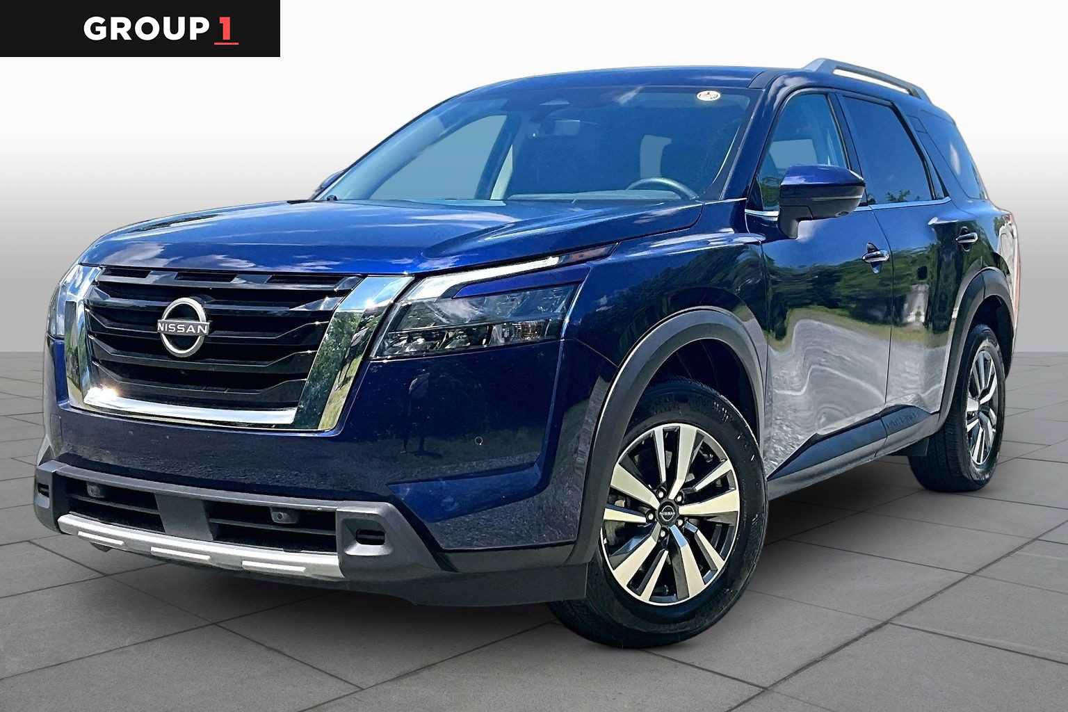 Used 2025 Nissan Pathfinder SL AWD/4WD image 1