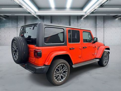 Used 2023 Jeep Wrangler Unlimited Sahara w/ Cold Weather Group AWD/4WD image 4