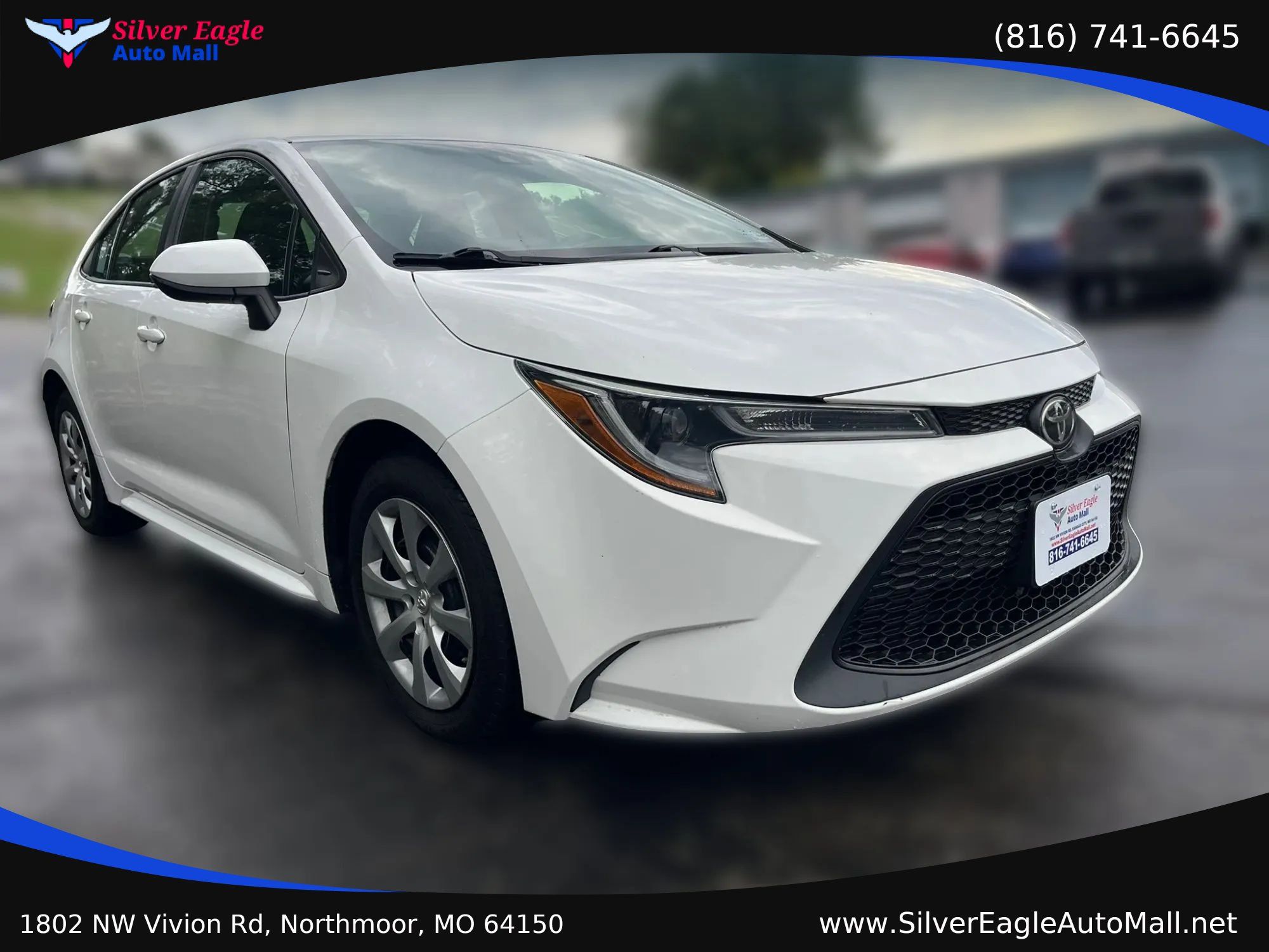 Used 2022 Toyota Corolla LE FWD image 3