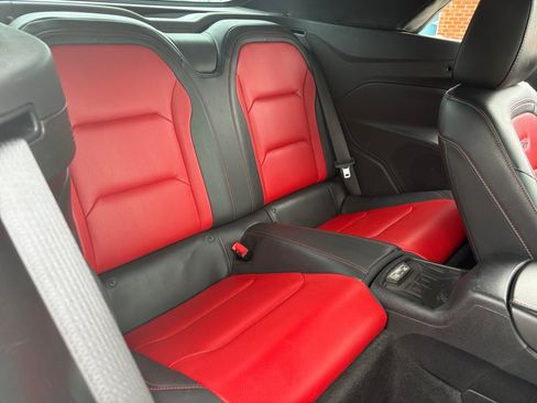 Used 2018 Chevrolet Camaro SS RWD image 33