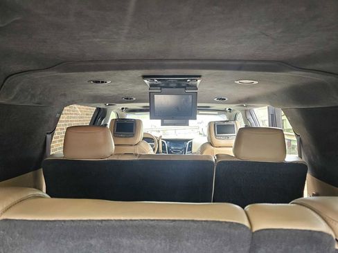 Used 2019 Cadillac Escalade ESV Platinum AWD/4WD image 5