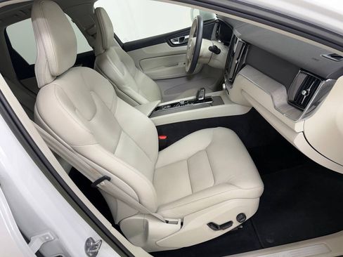 Used 2023 Volvo XC60 B5 Plus AWD/4WD image 35