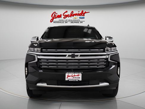 Used 2023 Chevrolet Suburban Premier AWD/4WD image 2