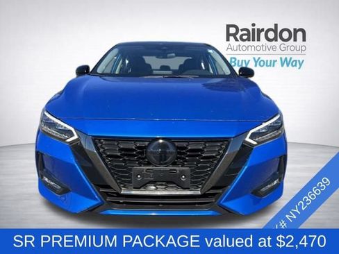 Used 2022 Nissan Sentra SR w/ SR Premium Package FWD image 2