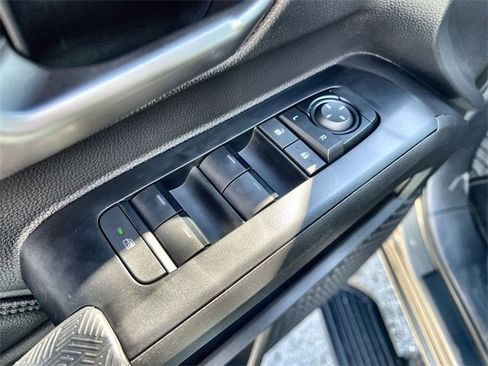 Used 2025 Toyota Tacoma Limited image 22