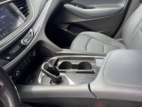 Used 2021 Buick Enclave Essence w/ Sport Touring Edition image 17