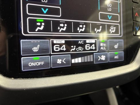 Used 2025 Subaru Forester Premium AWD/4WD image 21