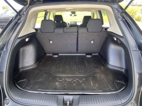 Used 2023 Honda HR-V LX image 9