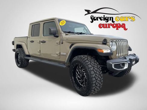 Used 2020 Jeep Gladiator Overland image 3