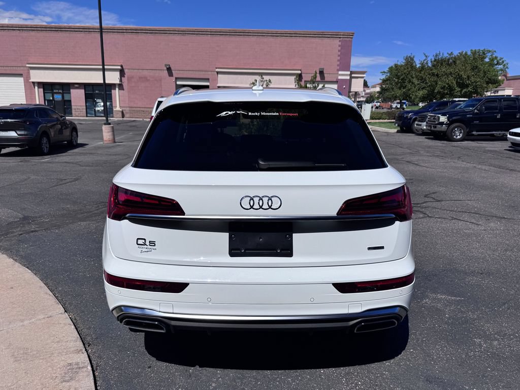 Used 2023 Audi Q5 2.0T Premium w/ Convenience Package AWD/4WD image 12
