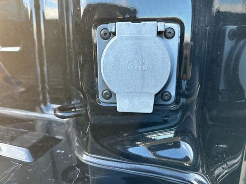 Used 2022 Chevrolet Silverado 2500 LTZ w/ LTZ Plus Package image 35