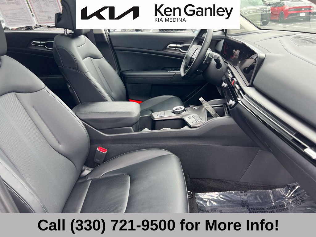 Certified 2026 Kia Sportage EX w/ EX Panoramic Sunroof Package AWD/4WD image 59