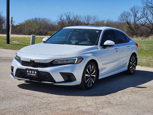 Used 2022 Honda Civic EX image 3