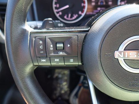 Used 2022 Nissan Rogue SV image 14