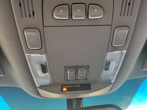 Used 2010 Cadillac DTS Luxury image 18