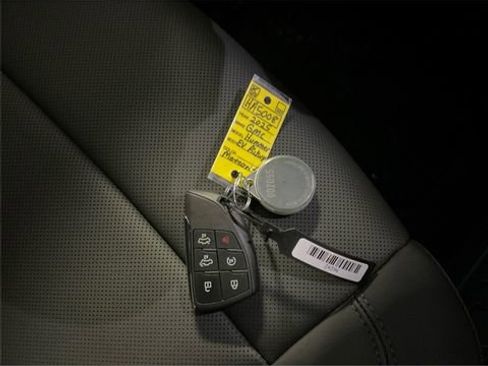 Used 2025 GMC Hummer EV 2X w/ LPO, Illumination Package image 30