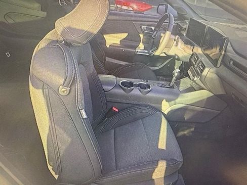 Used 2025 Ford Mustang Coupe RWD image 12