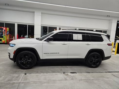 Used 2023 Jeep Grand Cherokee L Laredo image 3