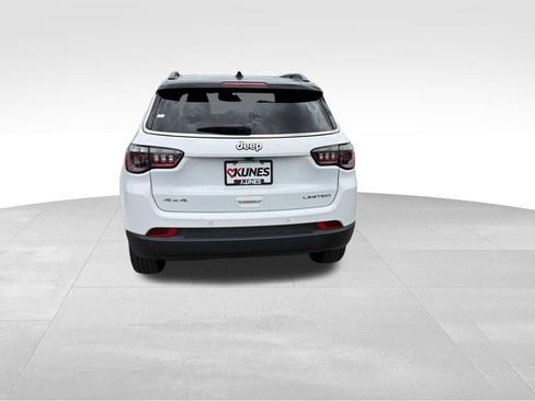 Used 2025 Jeep Compass Limited AWD/4WD image 9