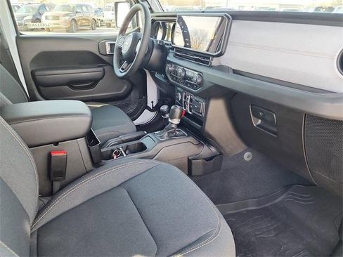 Used 2024 Jeep Wrangler Sport S image 17