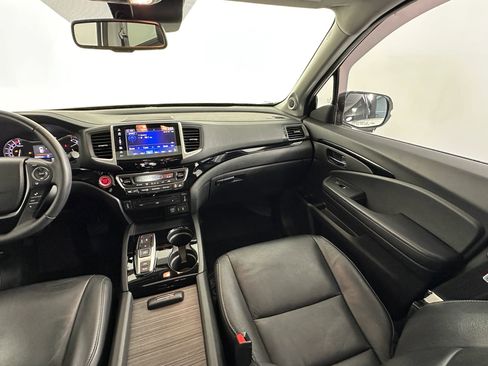 Used 2017 Honda Pilot Touring image 21