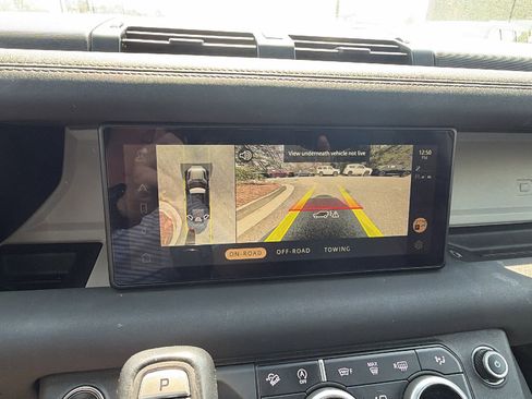 Used 2023 Land Rover Defender 110 X-Dynamic SE image 33