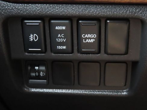 Used 2018 Nissan Titan Platinum Reserve AWD/4WD image 12