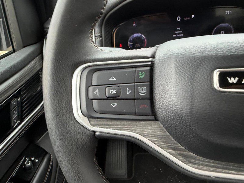 Used 2024 Jeep Wagoneer L Series III w/ Flexible Seating Group AWD/4WD image 14